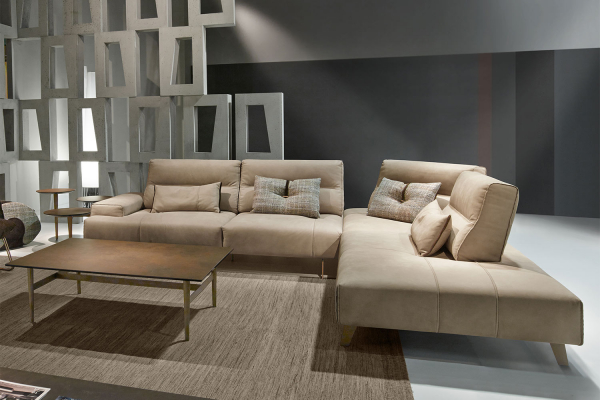 Gamma Smart Leather sectional